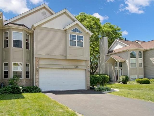 Townhouse for sale in Naperville, Illinois