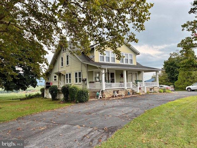 House for sale in Lenhartsville, Berks County
