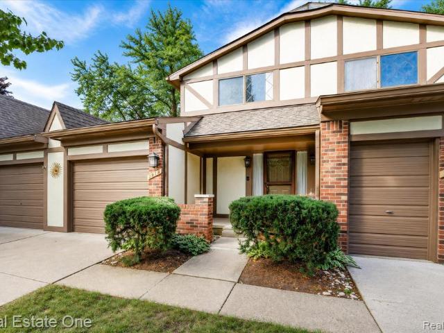 Condo for sale in Rochester Hills, Michigan