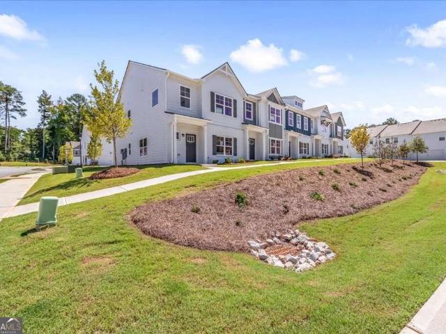 Townhouse for sale in Conyers, Georgia