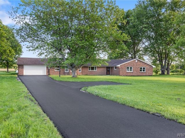 House for sale in Niagara, New York