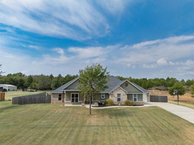 House for sale in Shawnee, Pottawatomie County
