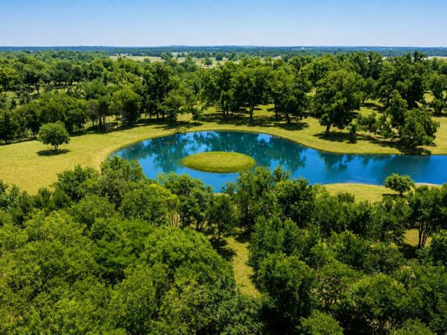 House for sale in Milam, Texas