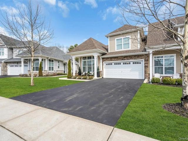 Condo for sale in Centereach, New York