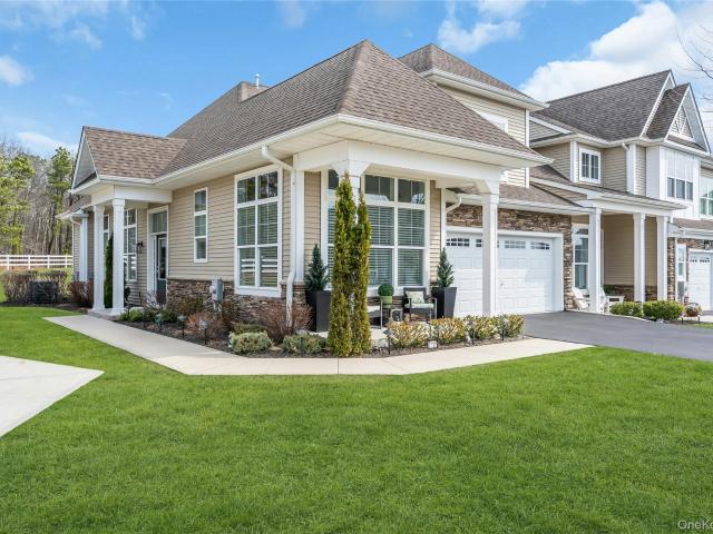 Condo for sale in Centereach, New York
