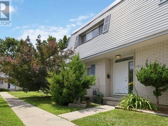 Townhouse for sale in Arva, Ontario