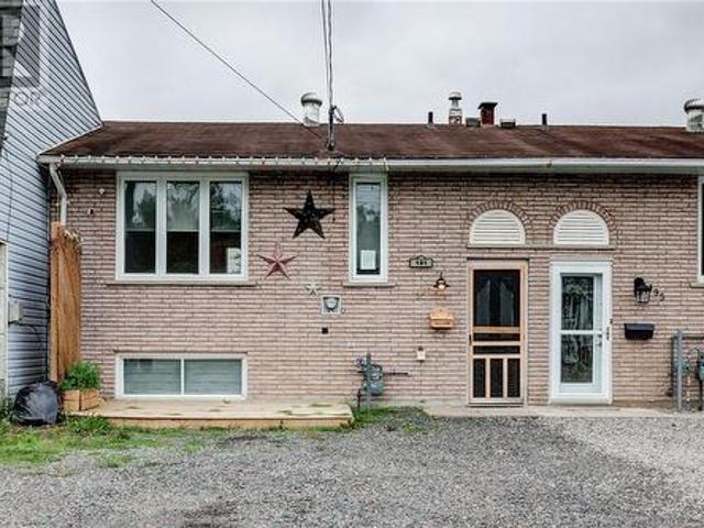 House for sale in Chelmsford, Greater Sudbury