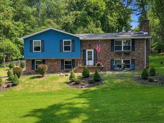 House for sale in Bakerstown, Pennsylvania