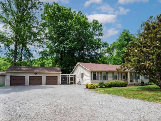House for sale in Versailles, Woodford County