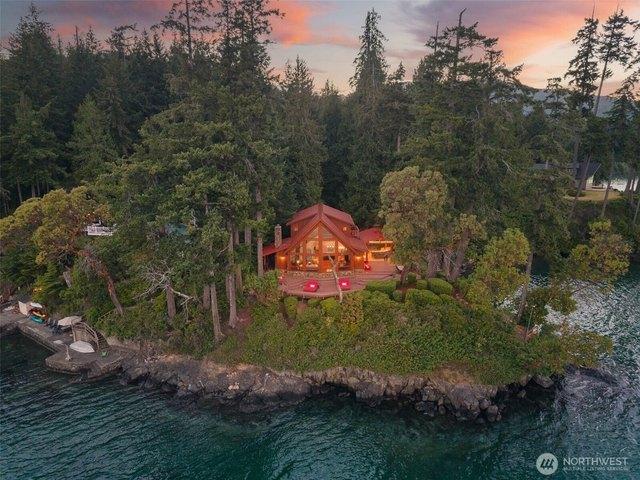 House for sale in Brinnon, Washington