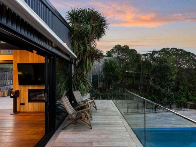 House for sale in Chaslands, Canterbury