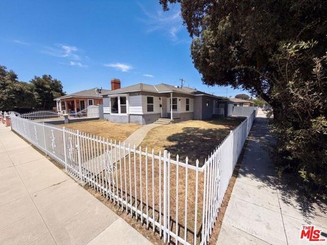 House for sale in Long Beach, California