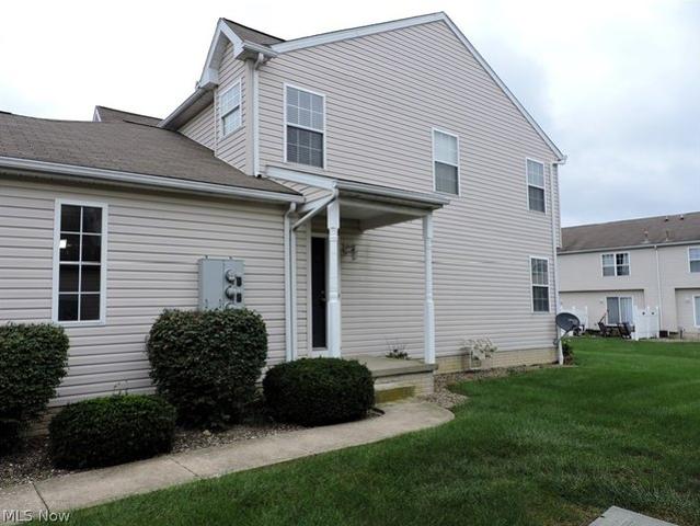 Townhouse for sale in Elyria, Ohio
