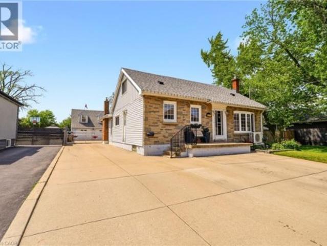 House for sale in Ancaster, Ontario