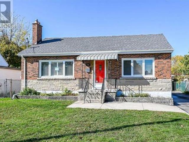 House for sale in Ancaster, Ontario