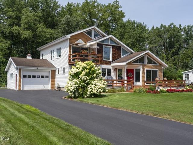 House for sale in Saratoga, New York