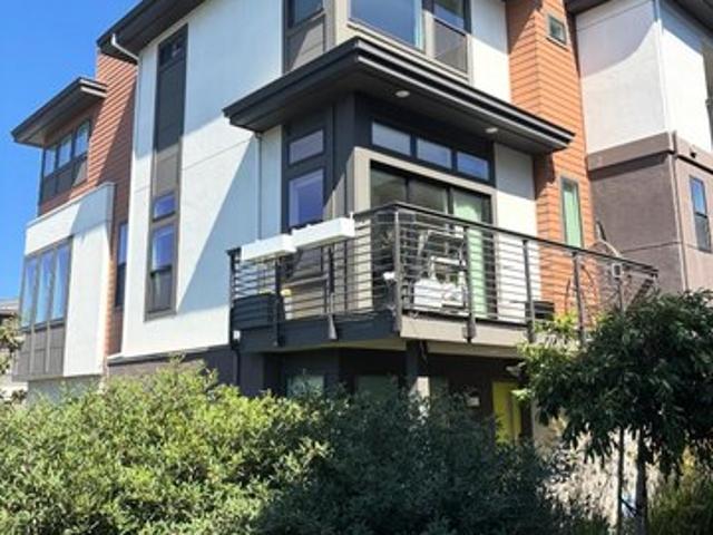 Townhouse for sale in San Mateo, California