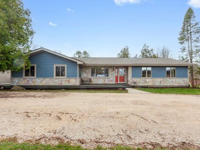 House for sale in Mchenry, Illinois