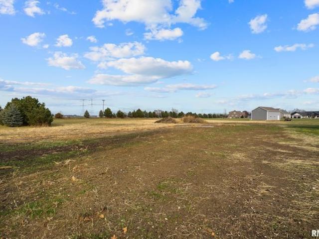 Land for sale in Pekin, Illinois