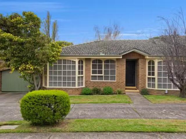 Apartment for rent in Surrey Hills