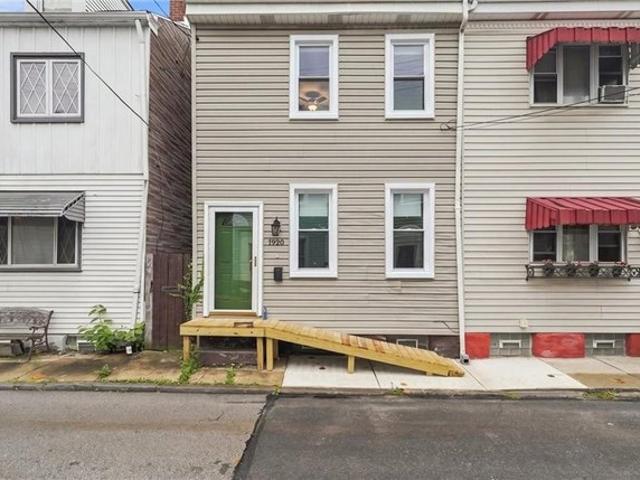 House for sale in Pittsburg, Pennsylvania