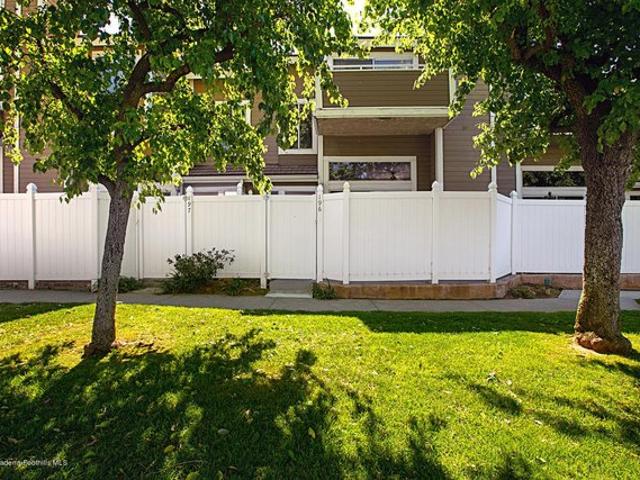 Townhouse for sale in San Fernando, California