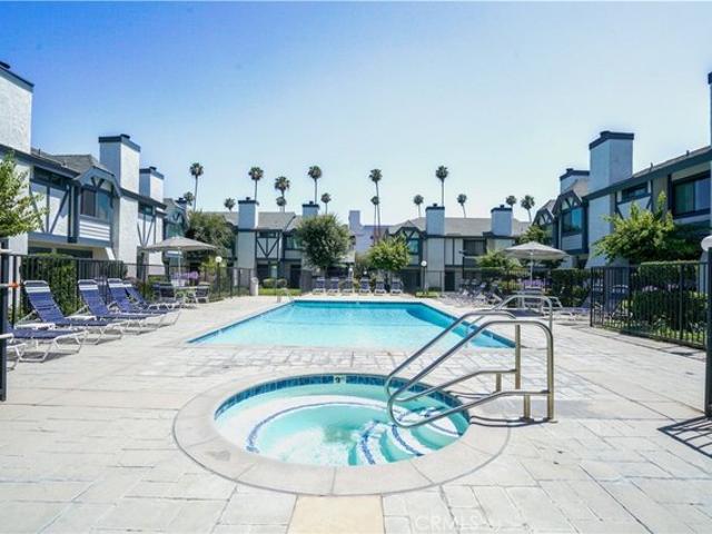 Townhouse for sale in Reseda, Canoga Park