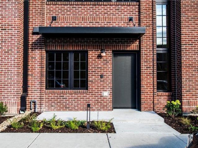 Townhouse for sale in Kansas City, Missouri