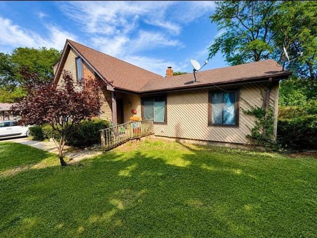 House for sale in Waukegan, Illinois