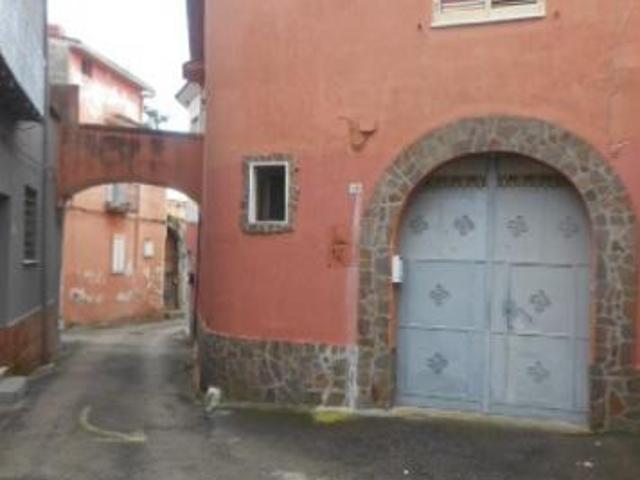 Villa Indipendente in vendita a Calvi Risorta, Campania