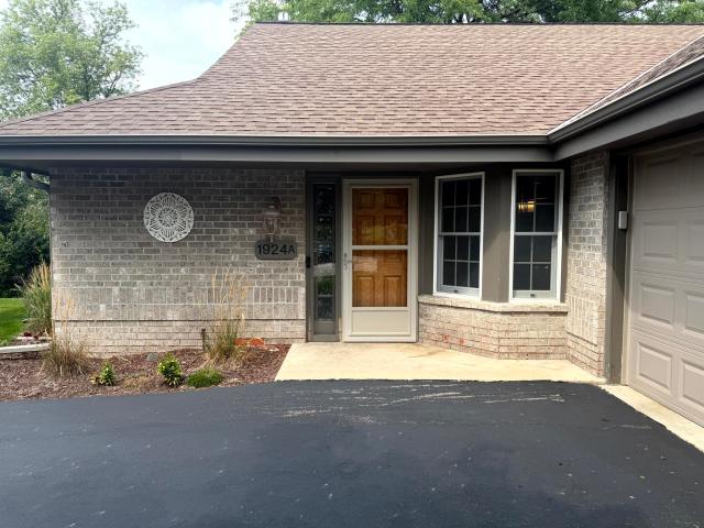 Condo for sale in Waukesha, Wisconsin