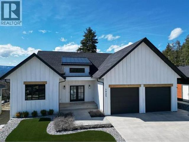 House for sale in Salmon Arm, British Columbia