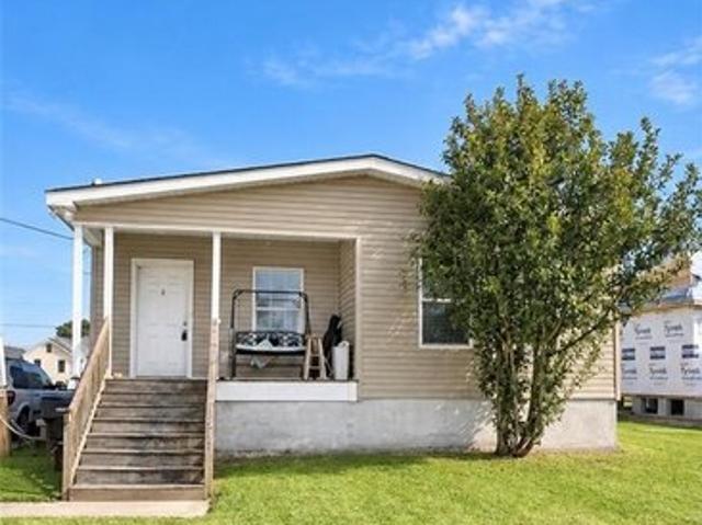 House for sale in Saint Claude Heights, Arabi
