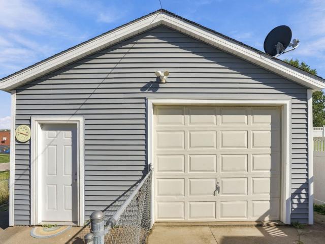 House for sale in Davenport, Scott County