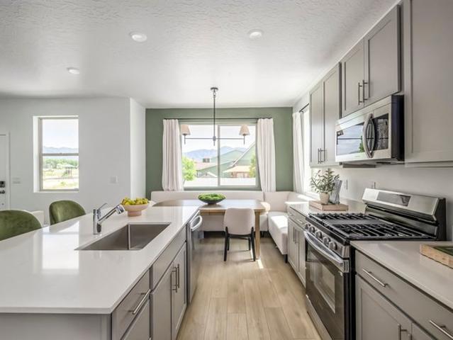 Townhouse for sale in Saratoga Springs, Utah