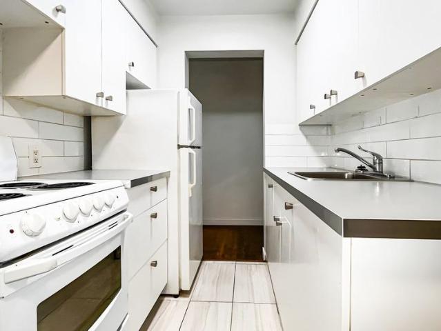 Apartment for rent in Denman Village, Vancouver