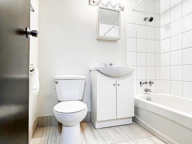 Apartment for rent in Denman Village, Vancouver