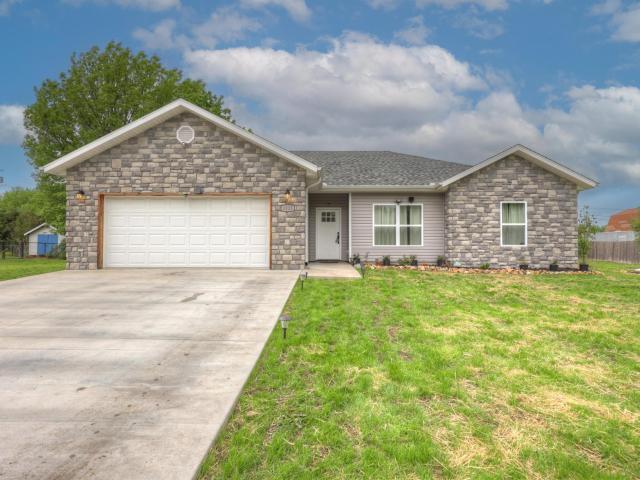 House for sale in Carthage, Missouri