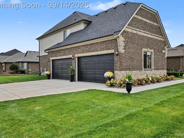 House for sale in Strathmore, Macomb Township