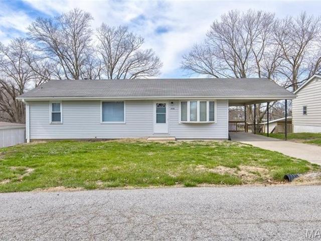 House for sale in Alton, Illinois