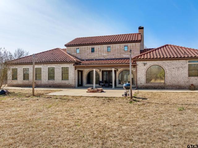 House for sale in Henderson, Texas