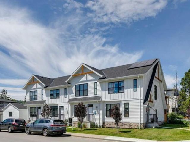 Townhouse for sale in Northwest, Alberta