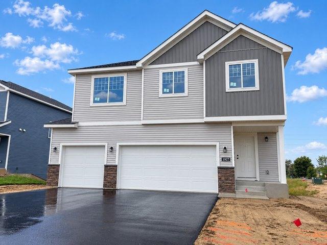 House for sale in Cambridge, Isanti County