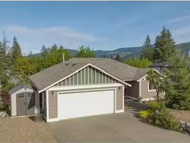 House for sale in Lumby, British Columbia