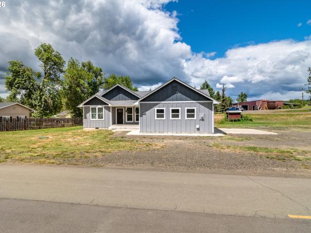 House for sale in Oregonia