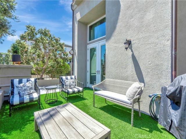 Townhouse for rent in Huntington Beach