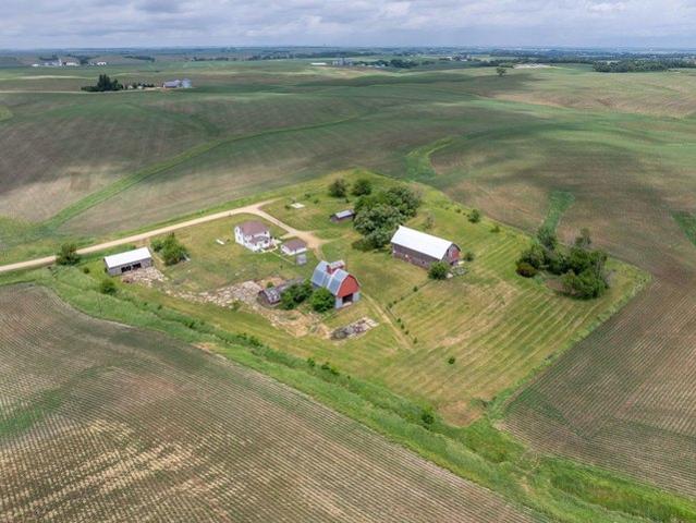 House for sale in Cedar, Iowa