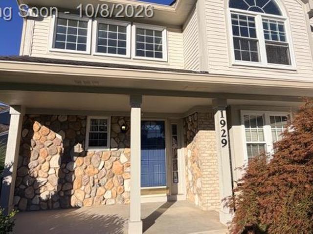 House for sale in Palmer Lake Estates, Wixom