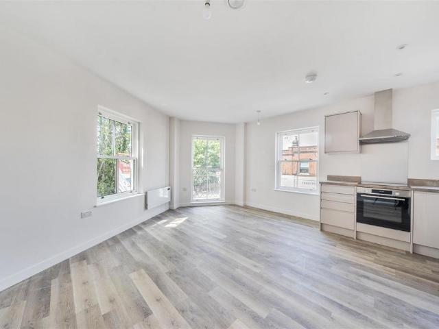 Apartment for rent in Norbiton, Greater London