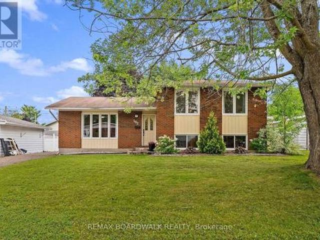 House for sale in Renfrew, Ontario